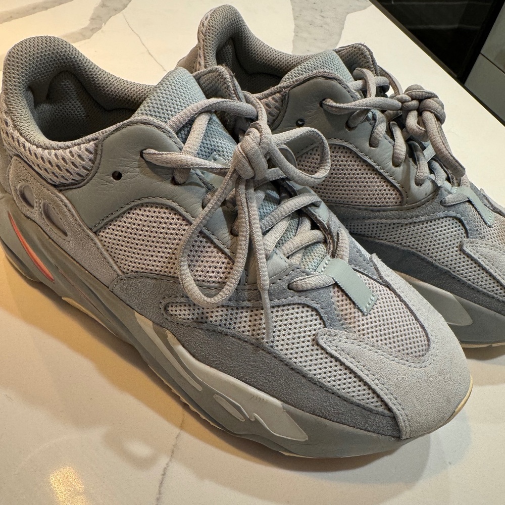 Yeezy Boost 700 'Inertia‘ sneakers